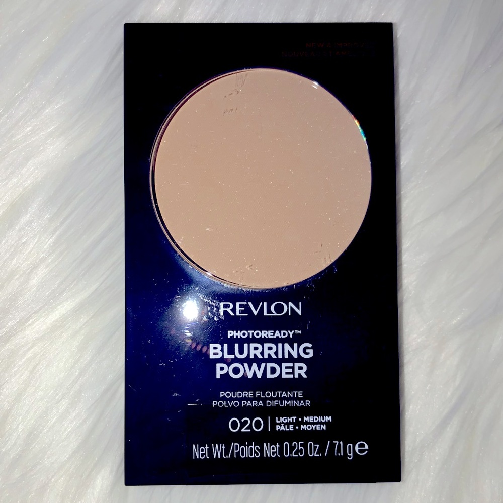 New Revlon PhotoReady Blurring Powder Full Coverage 020 Light-Medium